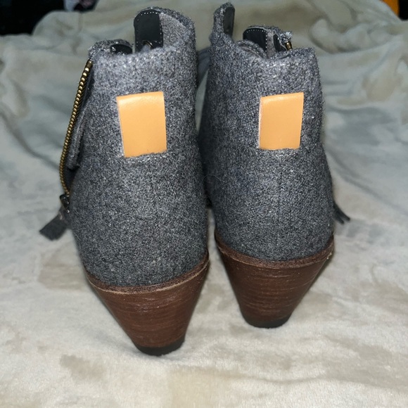 Dr.Scholl’s Grey Booties Size 8 - Picture 4 of 6